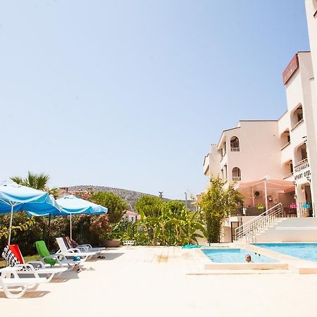 Yalcinkaya Apart Hotel Cesme Bagian luar foto