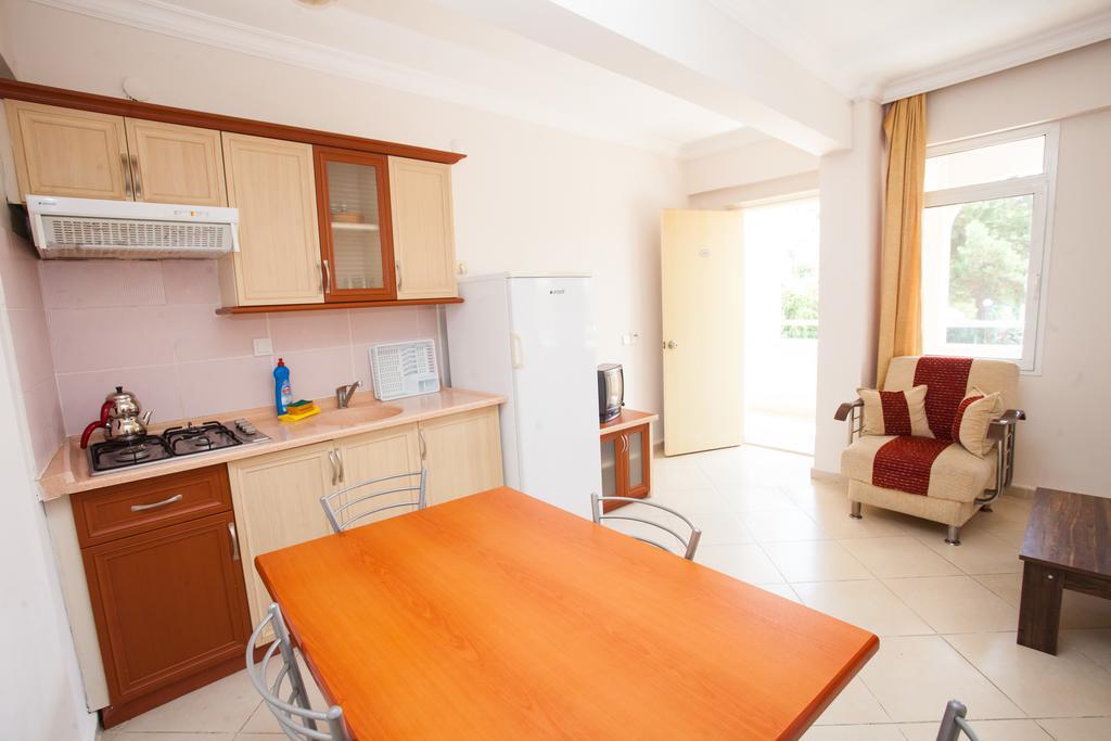 Yalcinkaya Apart Hotel Cesme Bagian luar foto