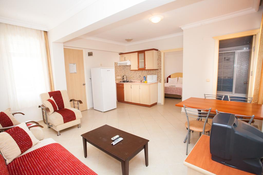 Yalcinkaya Apart Hotel Cesme Bagian luar foto