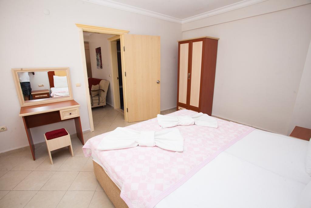 Yalcinkaya Apart Hotel Cesme Bagian luar foto