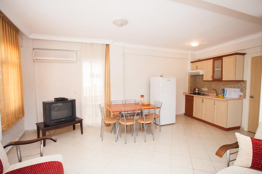 Yalcinkaya Apart Hotel Cesme Bagian luar foto